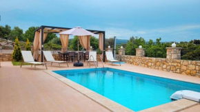 Natural view villa with private pool
